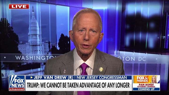 Jeff Van Drew backs Trump